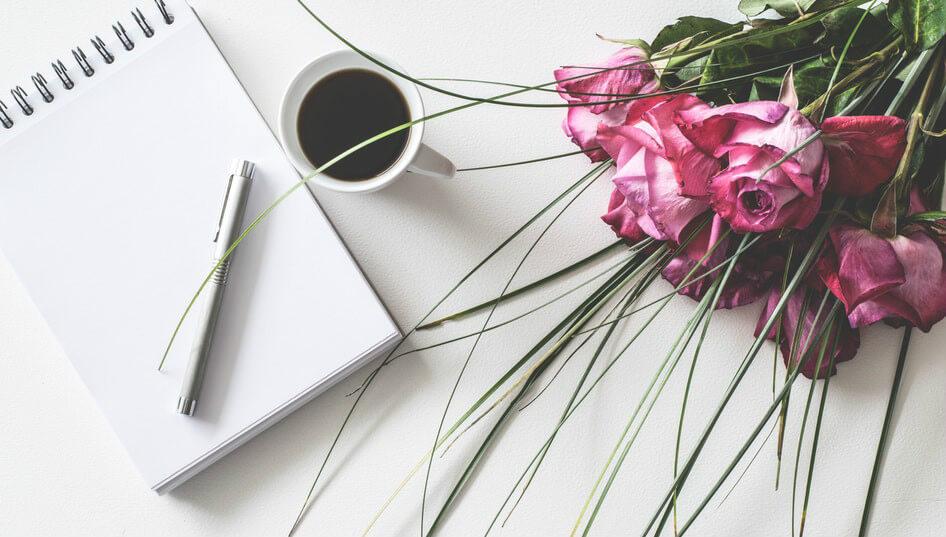 How To Display Your Wedding Hashtag: 7 Ideas To Inspire Your Decor