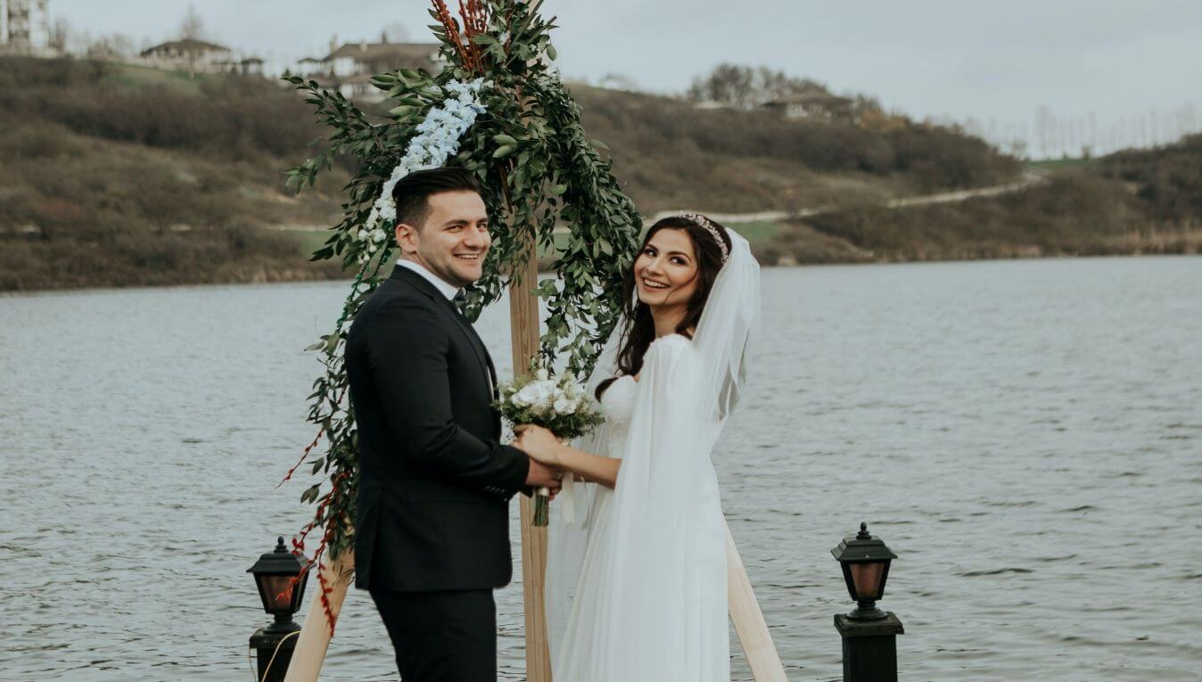 What Dress Code Should You Put on Your Wedding Invitations? A Modern-Day Guide