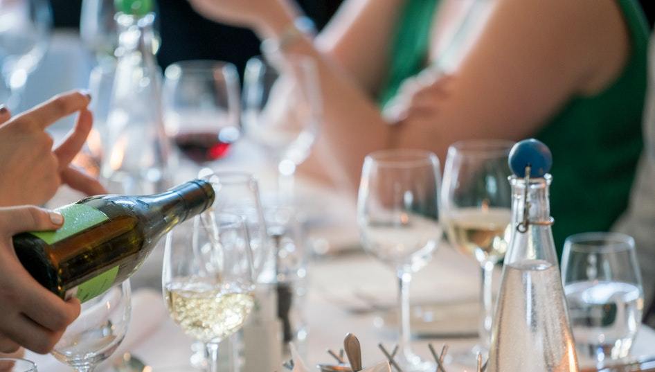 5 Wedding Catering Ideas to Charm Your Guests in 2021