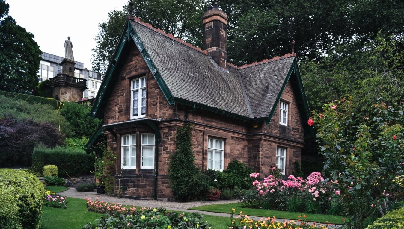 3 Points to Consider Before Buying a House With Your Partner