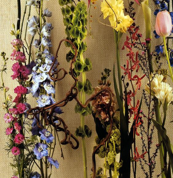 Using Focal, Filler &amp; Line In Floral Design