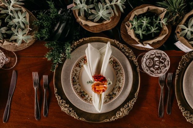 How to Choose Fine China for Your Wedding Registry