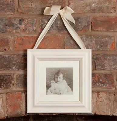 DIY Bow Making 101: Three Loop Picture Hanger Ribbon Bow