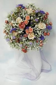 DIY Wedding Projects: How to make a Round Floral Bouquet