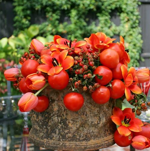 Flower Arranging : "Pre-Arranging fresh flowers"