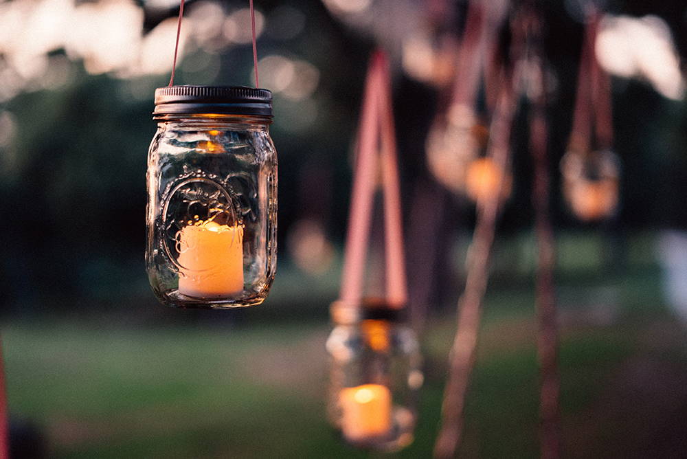 How to Host the Perfect Outdoor Event this Summer