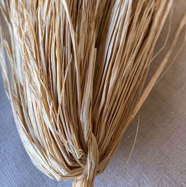 Trimmed Natural Raffia Bundle (300 grams) - view 3